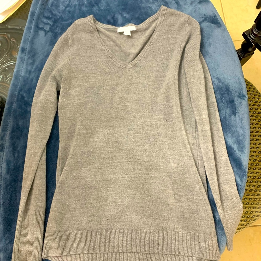 New York & Company long sleeve shirt v-neck